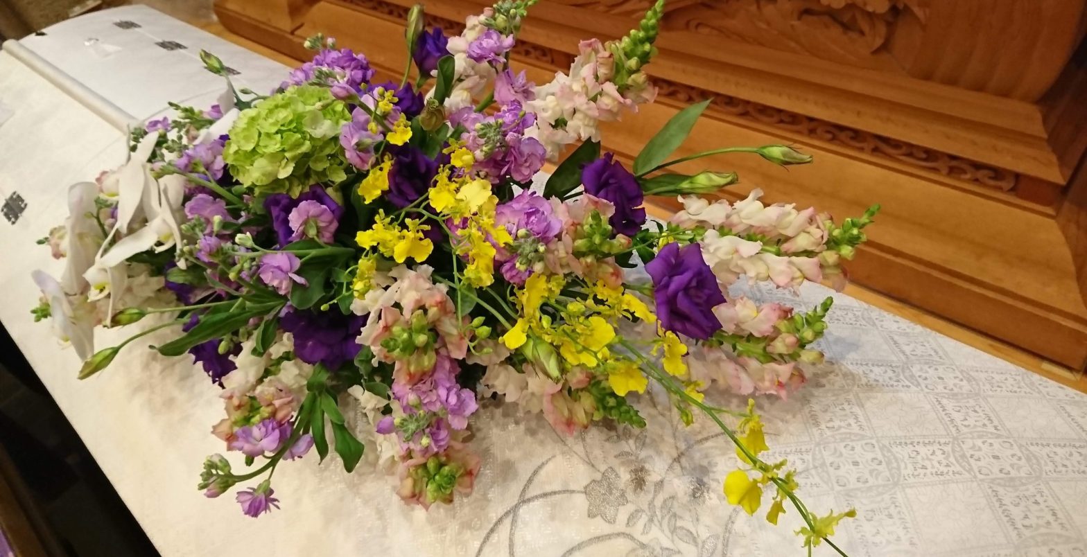 【埼玉県川越市葬儀セレモニーサロン】生花祭壇・生花アレンジ