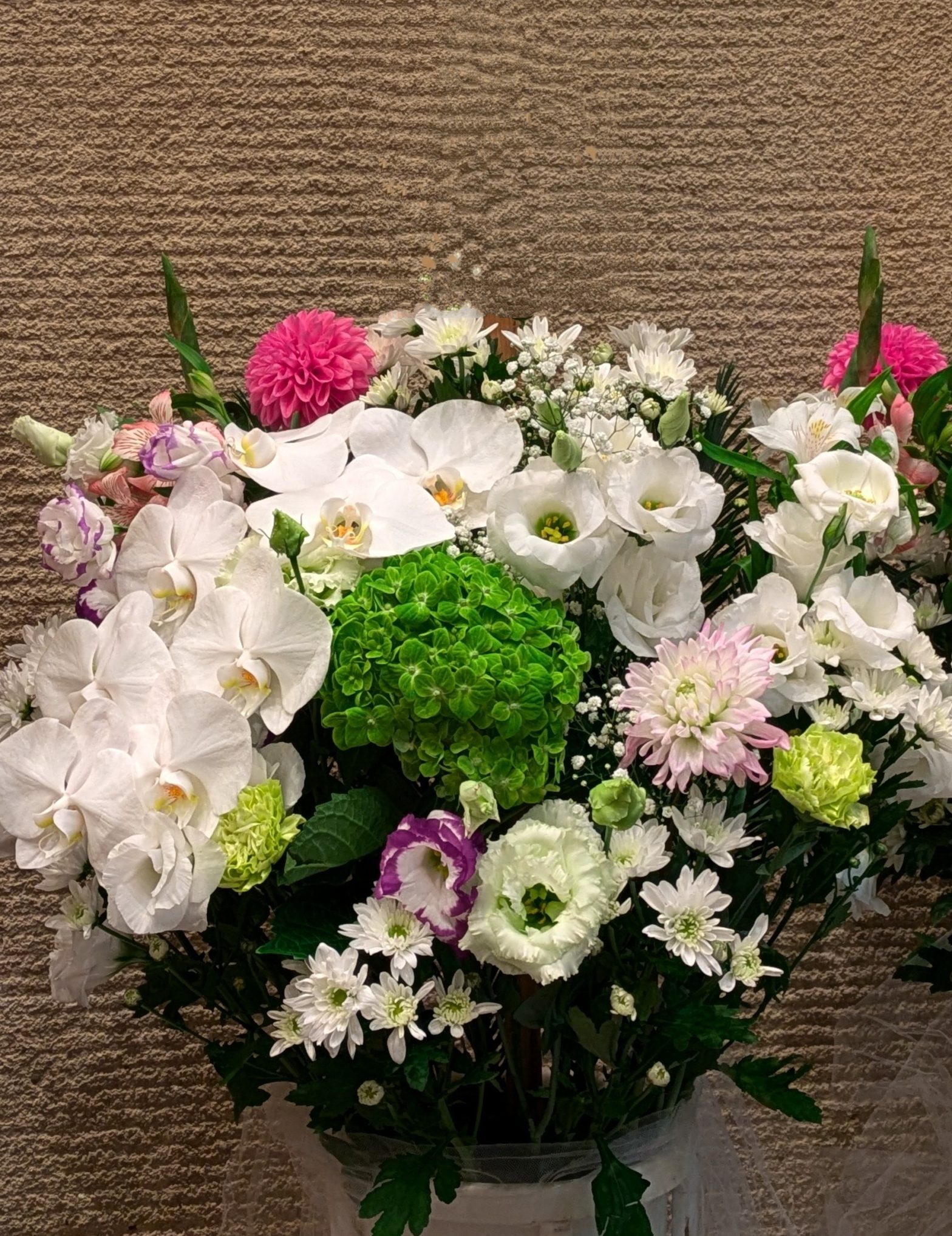 【埼玉県川越市葬儀セレモニーサロン】生花祭壇・生花アレンジ
