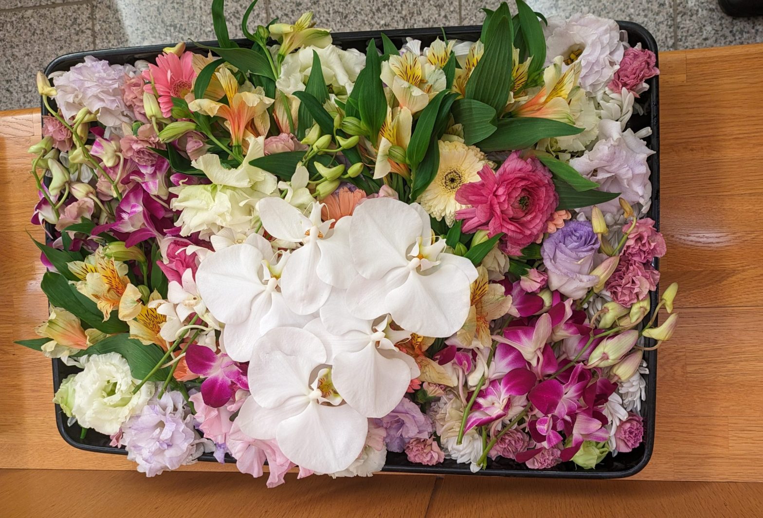 【埼玉県川越市葬儀セレモニーサロン】生花祭壇・生花アレンジ